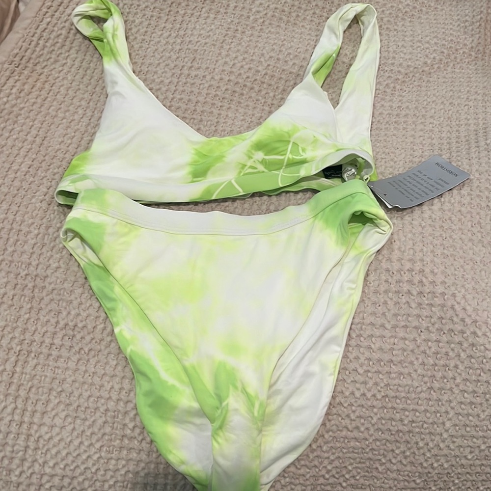 NWT Dippin Daisey swim